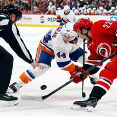 Islanders’ Jean-Gabriel Pageau imparting faceoff wisdom to Cal Ritchie