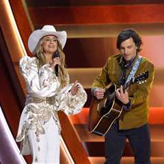 Lainey Wilson Mixes It Up With a Star-Studded CMA Crowd for Opening Medley of Classic Country Hits