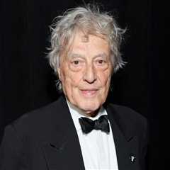 Tom Stoppard — Sparkling, Tony- and Oscar-Winning Writer for the Stage and Screen — Dies at 88