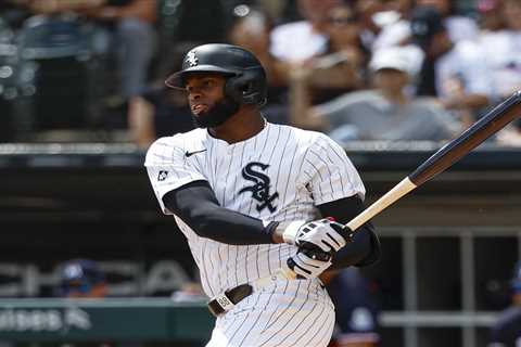 White Sox make $20 million decision on polarizing outfielder Luis Robert Jr.