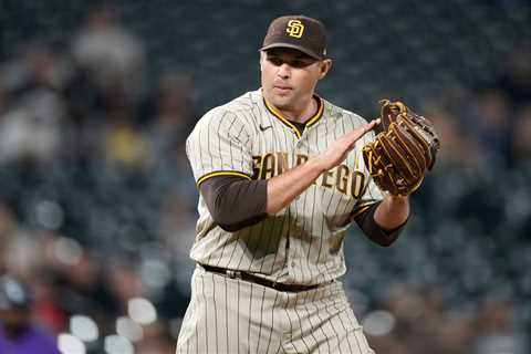 Padres make shocking managerial hire in former reliever Craig Stammen