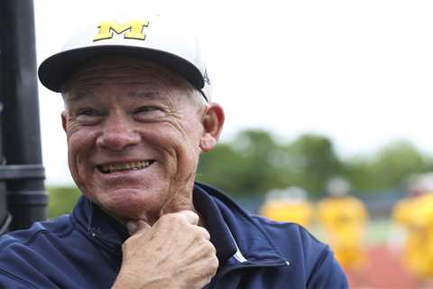 Long Island’s man of many hats Tom Sheedy retiring from HS football