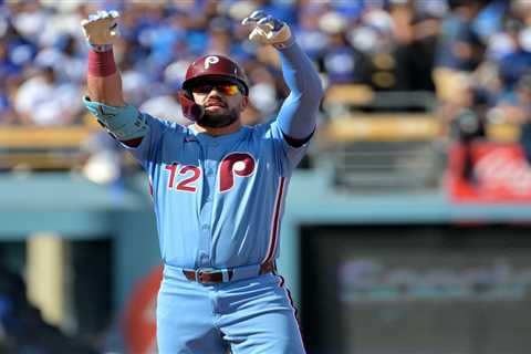 Phillies extend Kyle Schwarber a qualifying offer ahead of highly anticipated free agency