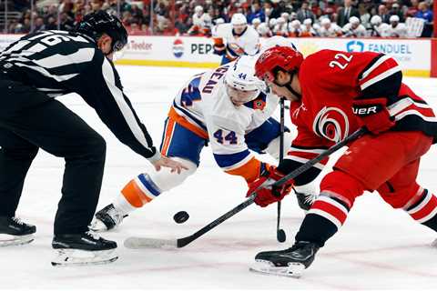 Islanders’ Jean-Gabriel Pageau imparting faceoff wisdom to Cal Ritchie