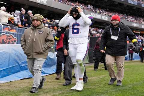 Giants have duty to save Jaxson Dart from himself