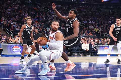 Day’Ron Sharpe exits Nets’ rivalry loss with hamstring tightness in injury worry