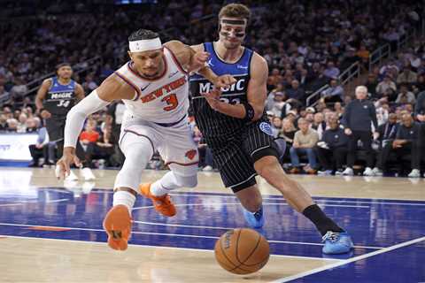 Mike Brown benches Mikal Bridges, Josh Hart in fourth quarter of Knicks’ ugly loss