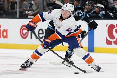 Matthew Schaefer scores in OT as Islanders win fourth straight in thriller