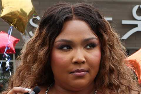 Lizzo Says She Was Suicidal at the Start of Her Weight-Loss Journey