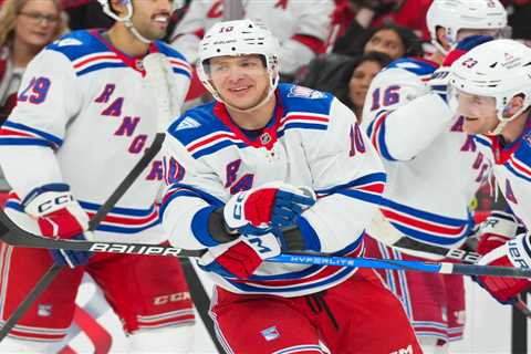 Rangers stun conference-leading Hurricanes in much needed road win