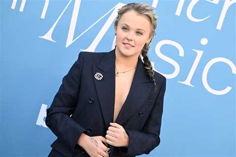 After ‘Excruciating Pain’ of Burst Ovarian Cyst, Jojo Siwa Says She’s ‘Doing a Bit Better,’ But Is..