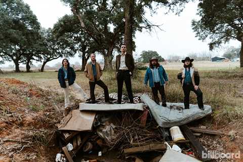 The Red Clay Strays, Gavin Adcock, Riley Green, Keith Urban Top 2026 Country Thunder..