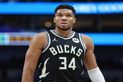 Giannis Antetokounmpo next team odds: Knicks, Spurs looming with potential Bucks trade in play