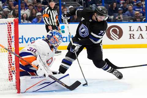 Ilya Sorokin dazzles again as Islanders survive another mediocre outing in win over Lightning