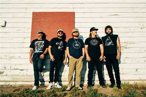 Treaty Oak Revival Claims Dual No. 1s With ‘West Texas Degenerate’