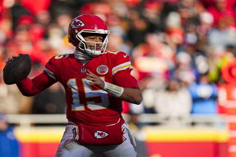 Patrick Mahomes exits Chiefs game with injury as playoff hopes perish