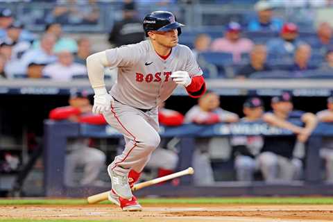 Blue Jays interested in Alex Bregman amid potential Bo Bichette split