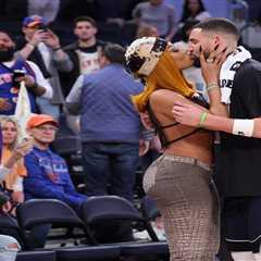 Megan Thee Stallion shares kiss with Klay Thompson after Mavericks’ win over Knicks