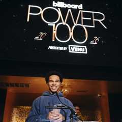 PlaqueBoyMax Honored with the Disrupter Award Presented by VENU at Billboard’s Power 100 to Kick..
