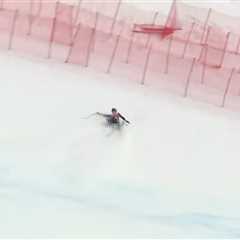 Lindsey Vonn injured after crash in final downhill race week before 2026 Winter Olympics