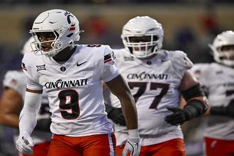 DraftKings promo: Bet $5 and get $200 in bonus bets for Navy vs. Cincinnati in Liberty Bowl