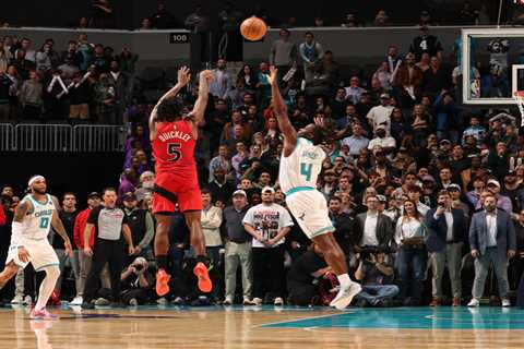 Immanuel Quickley hits buzzer-beating 3-pointer to propel Raptors to win