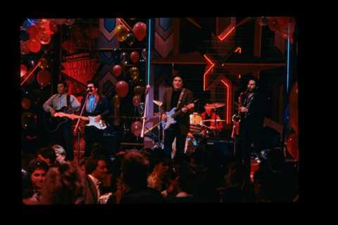 Los Lobos Sues Sony Over Song Royalties From ‘La Bamba,’ ‘Desperado’ Movie Soundtracks: ‘Egregious’