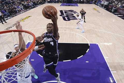 Knicks crushed by lowly Kings as Jalen Brunson exits with ankle injury in brutal night