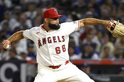 Mets sign Luis Garcia to bolster bullpen