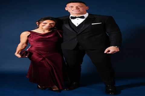 Aaron Judge celebrates second straight MVP title with wife during glamorous NYC date night