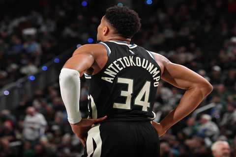 theScore Bet bonus code NPNEWS: Bet $10, get $100 in bonus bets for Bucks vs. Wizards