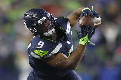 Super Bowl 2026 anytime touchdown odds: Kenneth Walker III, Jaxon Smith-Njigba, Rhamondre Stevenson