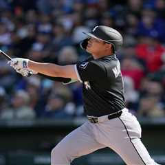 Munetaka Murakami makes loud spring training debut — after traffic jam nearly prevented it