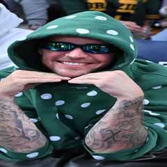 Justin Bieber cheers on LeBron James courtside as Lakers take on Magic