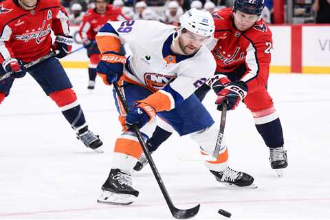 Jonathan Drouin shifts to center as Islanders give their lines a major overhaul