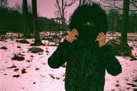 EsDeeKid Keeps It Rocking & Rolling With New Rager ‘Omens’