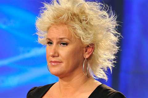 Food Network Star Anne Burrell Left Suicide Note in Her Room
