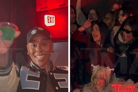 'TMZ After Dark': Shelby Carter, Jerrie Johnson Host Double Valentine's Buses