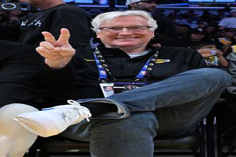 Lakers raise season ticket prices after Mark Walter takes over as majority owner