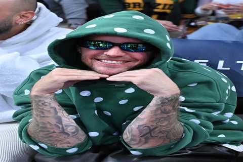 Justin Bieber cheers on LeBron James courtside as Lakers take on Magic