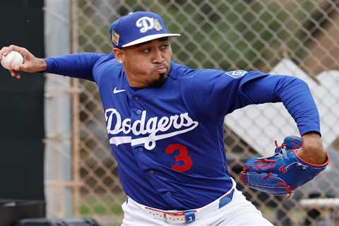 Edwin Díaz makes Dodgers spring debut, looks forward to WBC