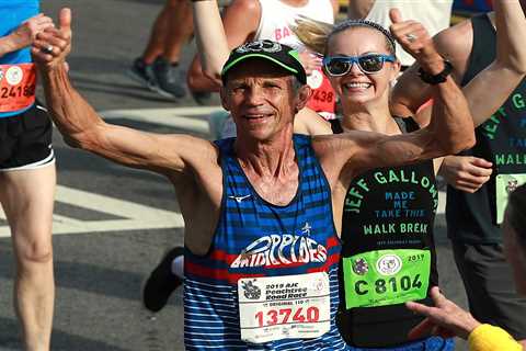 Jeff Galloway, Olympian who inspired people with his run-walk method, dies at 80