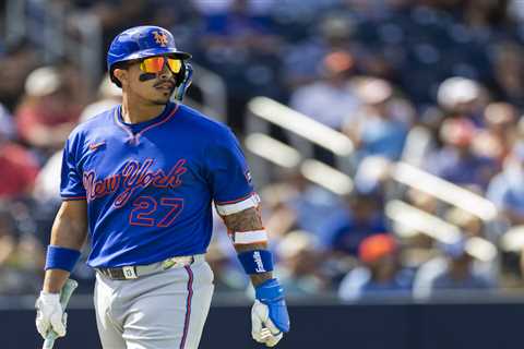 Mets’ Mark Vientos performs well at first base — but still remains hitless