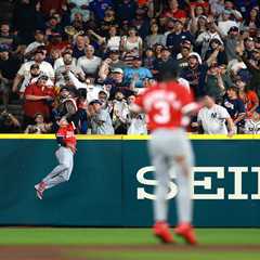 Trayce Thompson robs Team USA home run in wild Great Britain moment