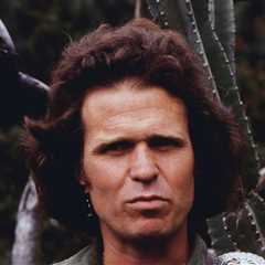 Country Joe McDonald Dead at 84