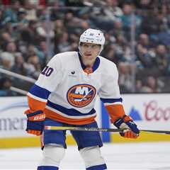Brayden Schenn wasted no time in showing the Islanders everything he can bring