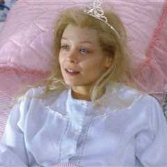 Mary In 'Drop Dead Gorgeous' 'Memba Her?!