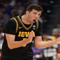 Iowa stuns defending champion Florida as first No. 1 seed falls in March Madness