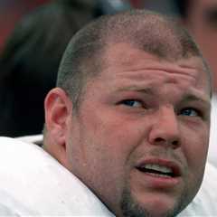 Ex-Raiders Star Barret Robbins Dead at 52