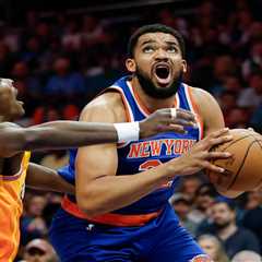 Knicks bench Karl-Anthony Towns  in favor of Mitchell Robinson down stretch of loss